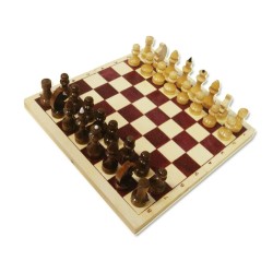 Шахматы обиходные (29х29см) с деревянными фигурами, лакированные (Россия)